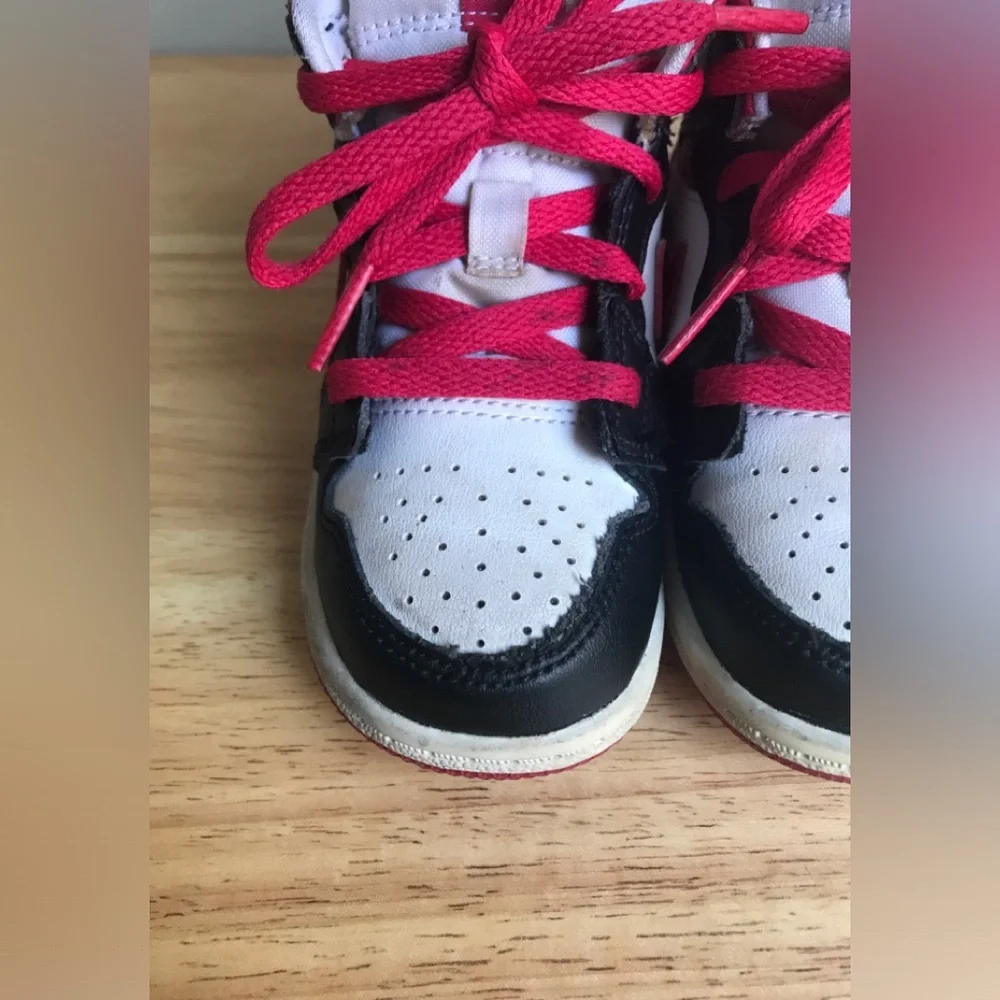 Jordan 1 High-Top Sneaker Red And Black Kids Size: US Toddler 7C EUR 23.5 CM 13